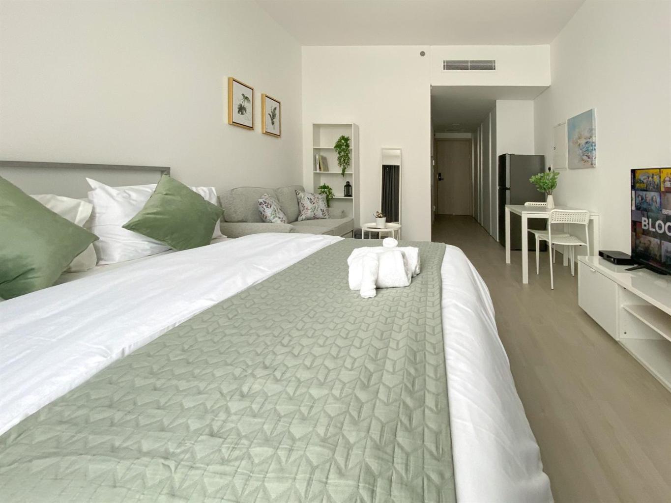 Wanderlust Whisk Away With Huge Balcony In Jvc Appartement