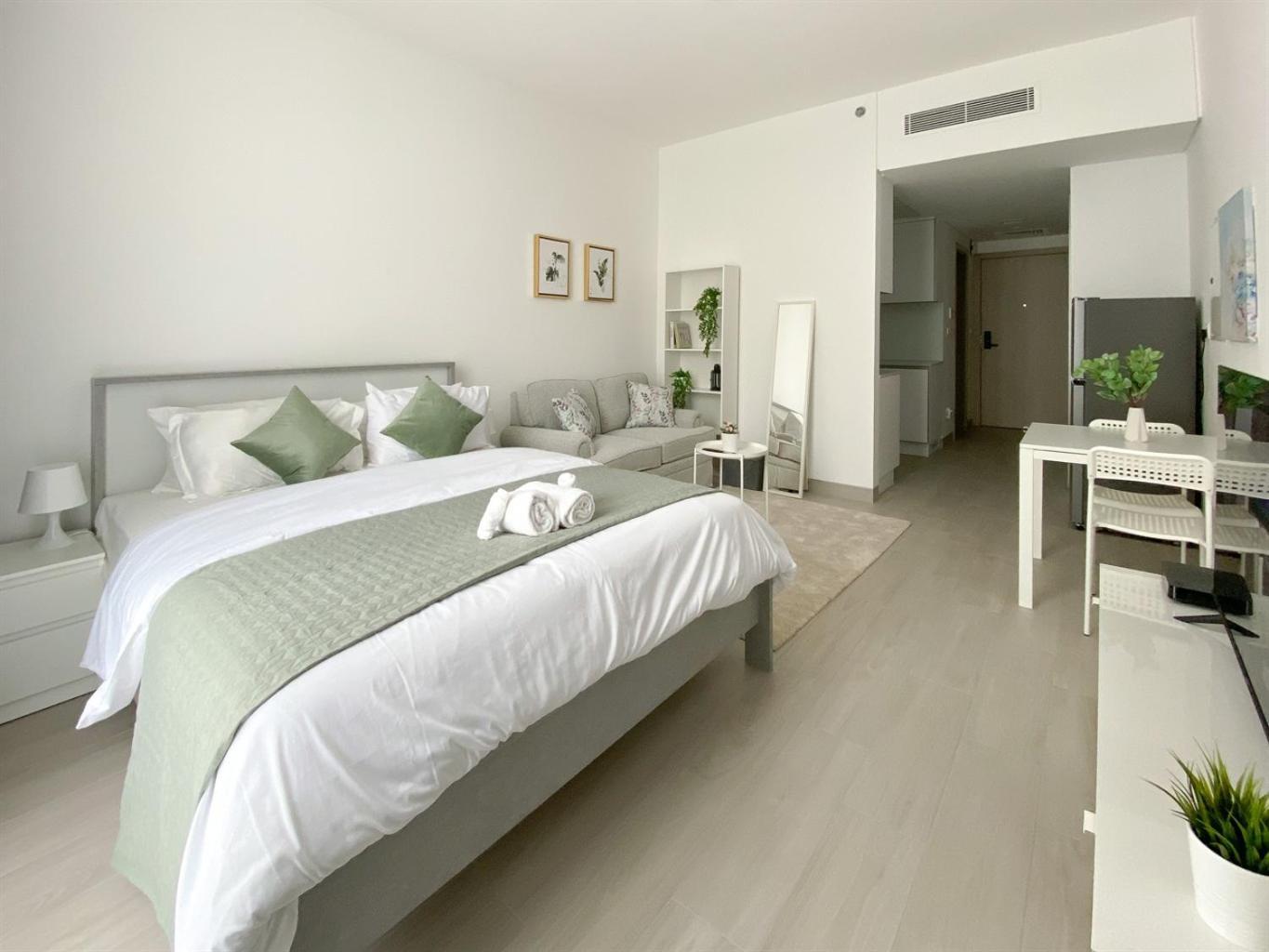 Apartment Wanderlust Whisk Away With Huge Balcony In Jvc