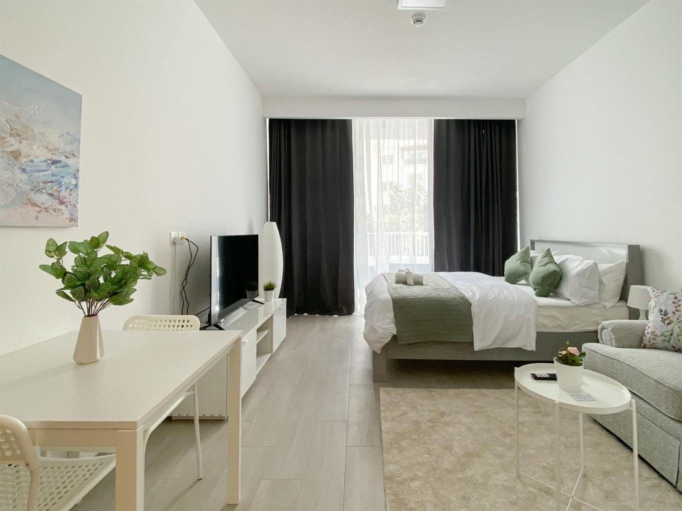 Apartment Wanderlust Whisk Away With Huge Balcony In Jvc